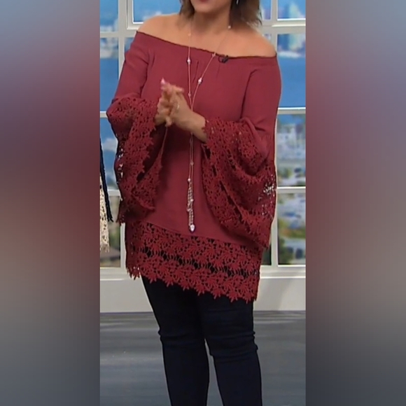 Colleen Lopez A Bit of Romance On/Off Shoulder Lace Top-Paprika Red - Picture 4 of 7